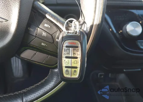 2019 Chrysler Pacifica Limited z USA, uszkodzony, nr VIN 2C4RC1GG6KR667462